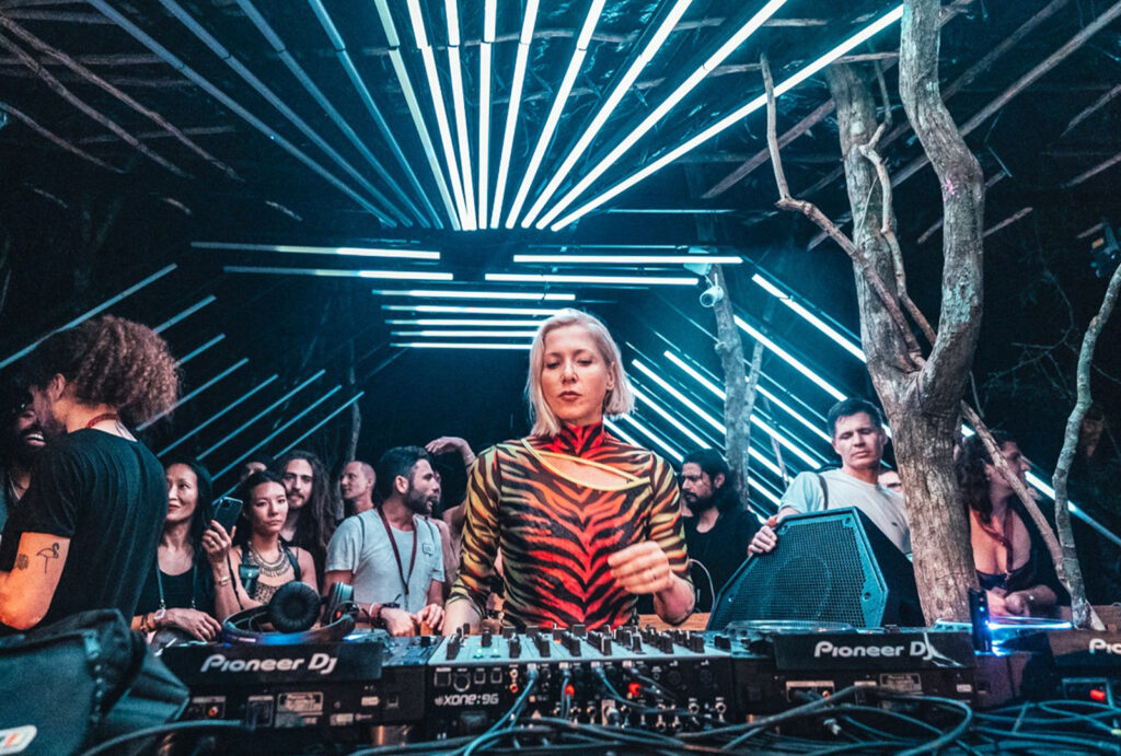 ellen-alien-new-album-auroaa