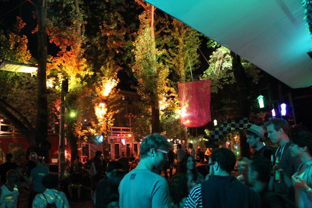 voluntarios_clubbers_berlin