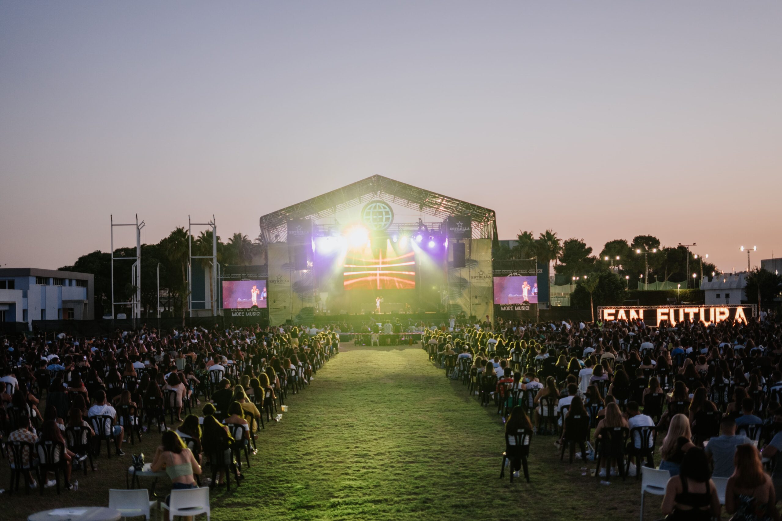 Festival_Fan_Futura