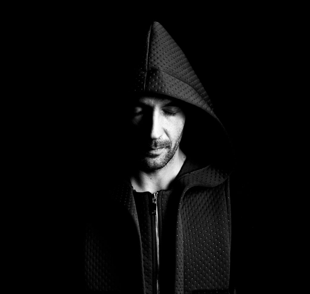 DISCOVER-EP-MIKEL-GIL