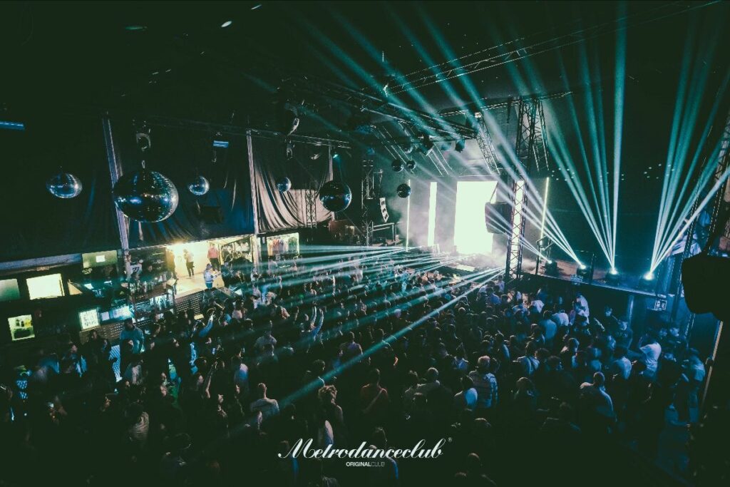 Metro-Dance-Club