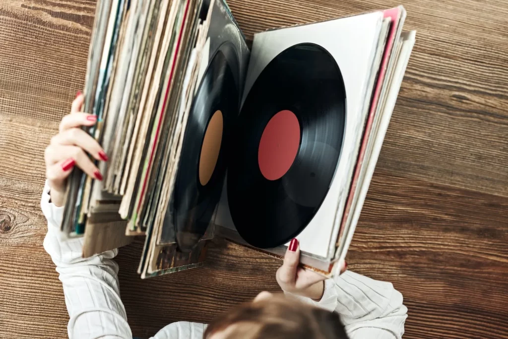 Los vinilos superan en ventas a los CDs: ¿Moda pasajera o cambio de  tendencia?, Ocio y cultura