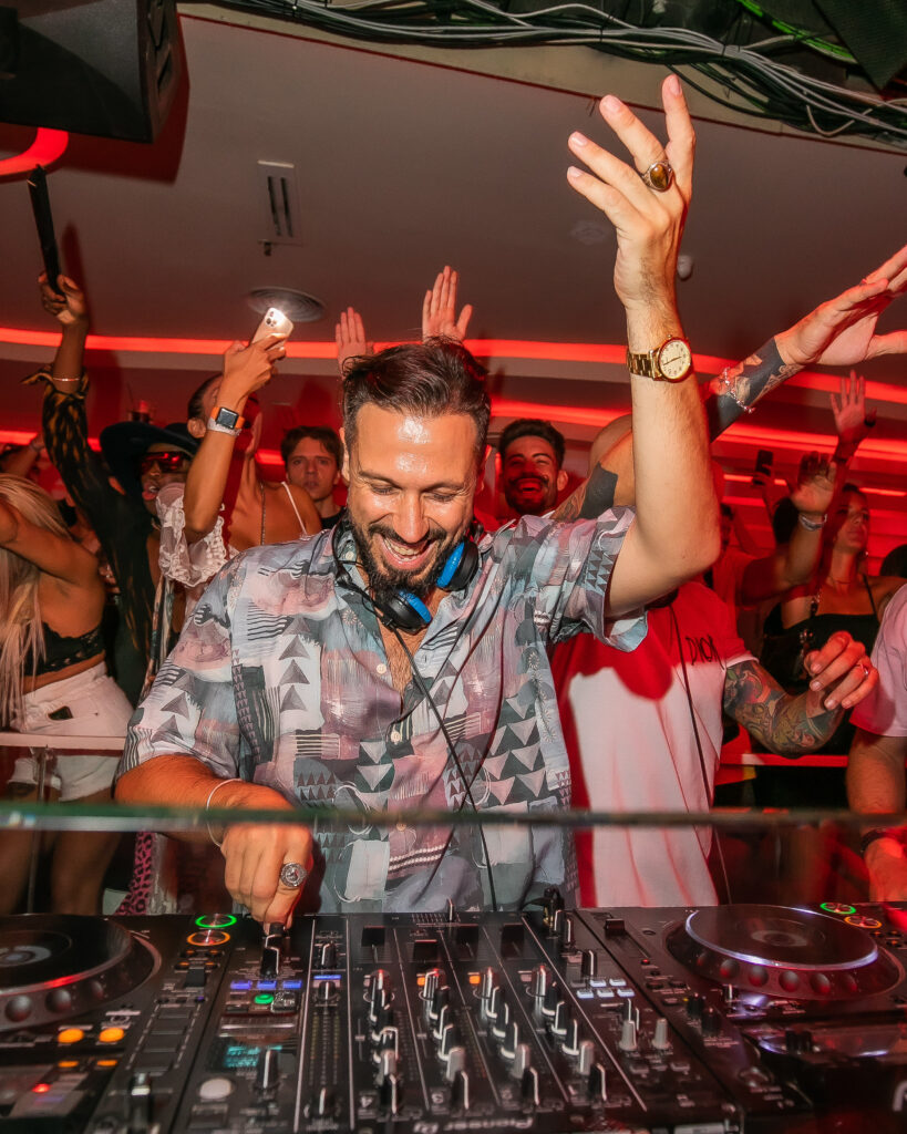 lobo-miro-barcelona-living-vicious-magazine