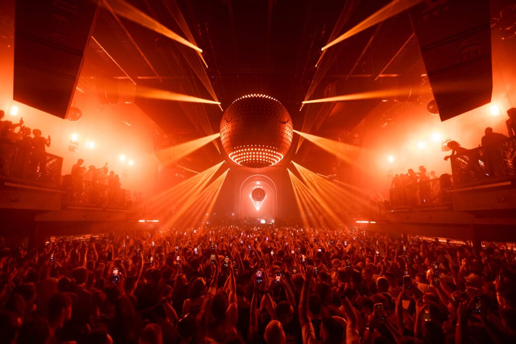 JAMIE JONES PARADISE